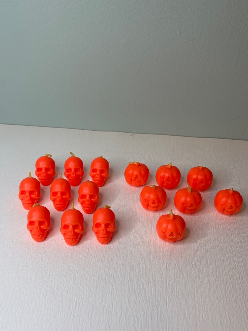 Mini Orange Halloween Skull & Pumpkin Candles